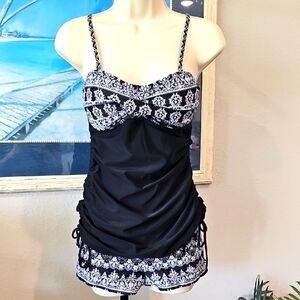 Black and White Tankini Set NWOT Size Medium